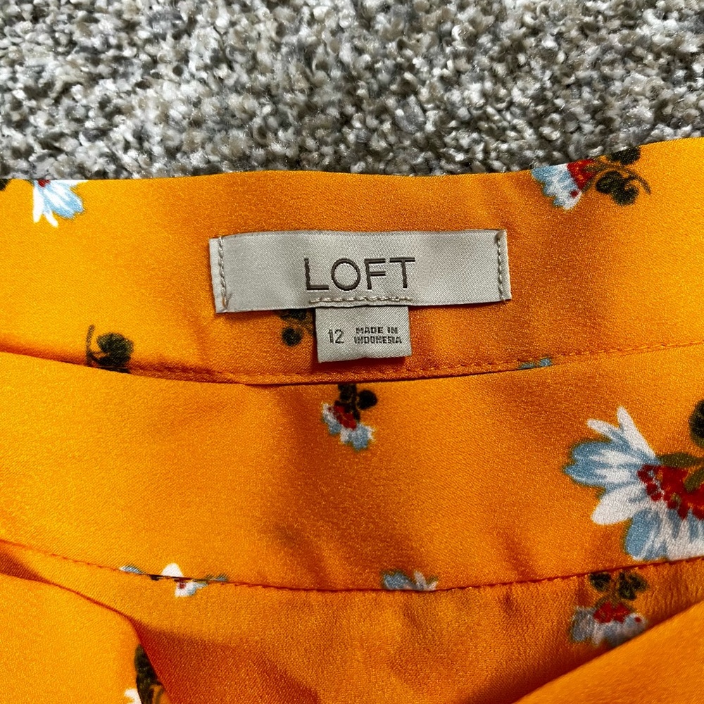 LOFT Orange Floral Skirt - Picture 3 of 4